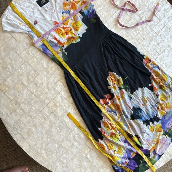 Roberto Cavalli Floral Print Dress with Black & White back colorful jersey sz 6 - Picture 5 of 15
